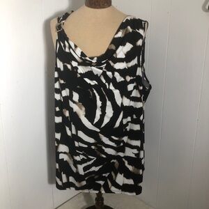 - Sleeveless top. Size 4X